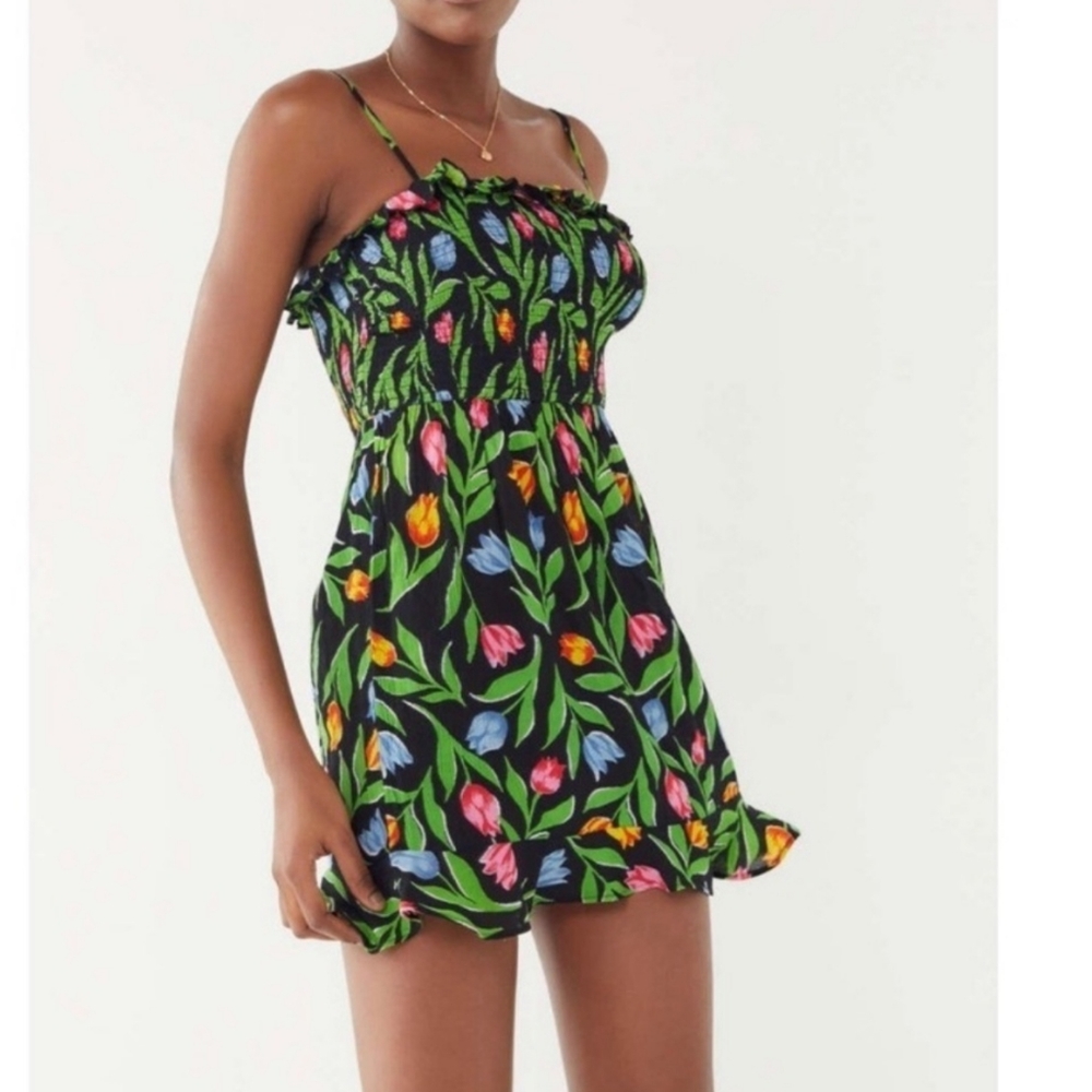 URBAN OUTFITTERS Black Floral Tulip Ruffle Shirred Bodice Mini Dress Size Small